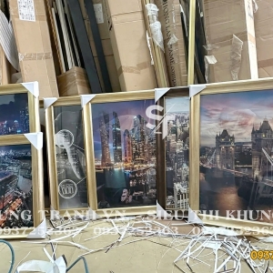 Khung Tranh Hiện Đại: Cẩm Nang Chọn Chất Liệu, Màu Sắc & Kích Thước Chuẩn