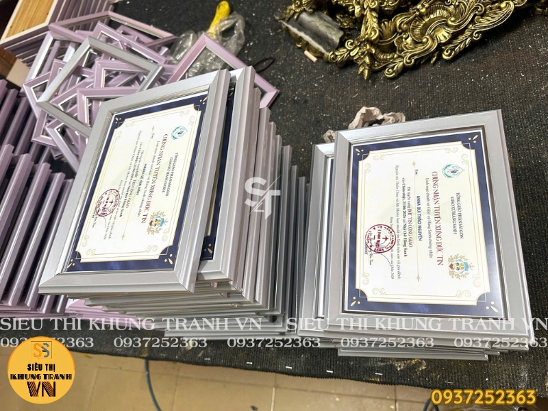 Khung bằng khen A4 kích thước chuẩn 21x30cm sang trọng trang trọng
